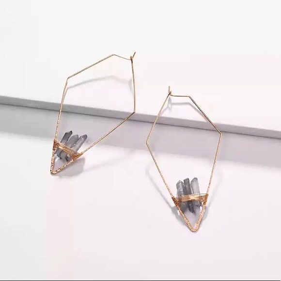 Bohemian Quartz Crystal Elegant Wire Hoop Earring - Picture 16 of 16